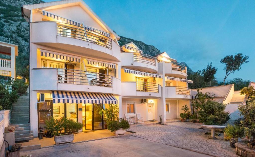 Majka Apartments コトル エクステリア 写真